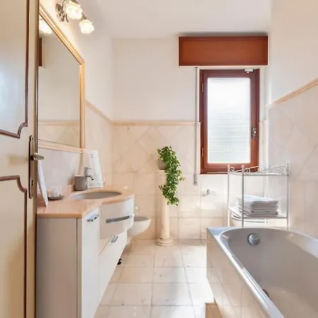 Casa de Férias Golden Luxe - Quiete Villa,exclusive Garden In Dei Marmi *