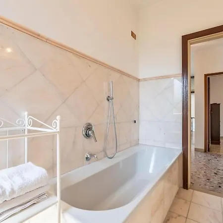 Golden Luxe - Quiete Villa,exclusive Garden In Dei Marmi Casa de Férias *
