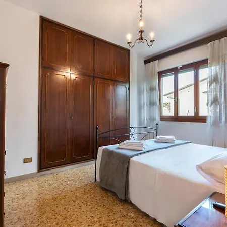 Casa de Férias Golden Luxe - Quiete Villa,exclusive Garden In Dei Marmi Forte dei Marmi