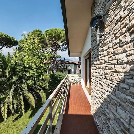 Golden Luxe - Quiete Villa,exclusive Garden In Dei Marmi *