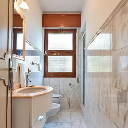 Golden Luxe - Quiete Villa,exclusive Garden In Dei Marmi Tatil Evi