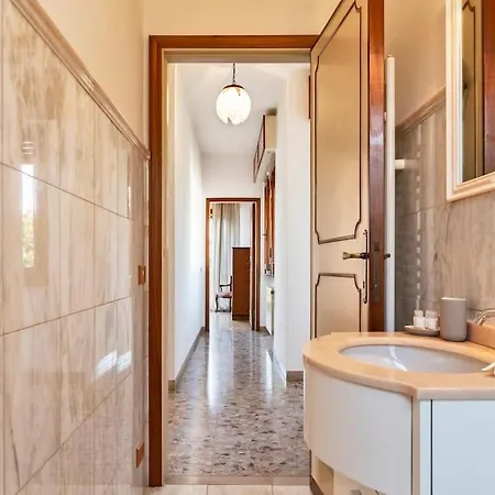 Golden Luxe - Quiete Villa,exclusive Garden In Dei Marmi Forte dei Marmi