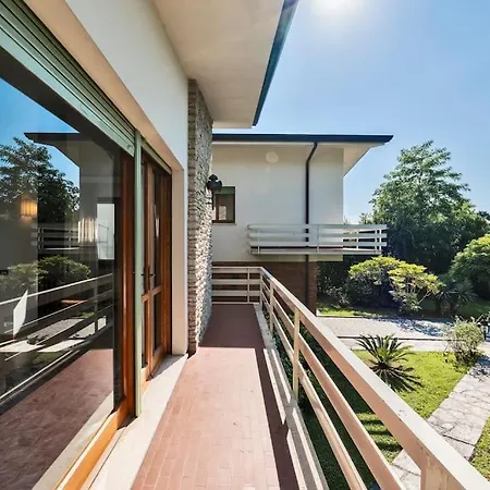 Golden Luxe - Quiete Villa,exclusive Garden In Dei Marmi Forte dei Marmi
