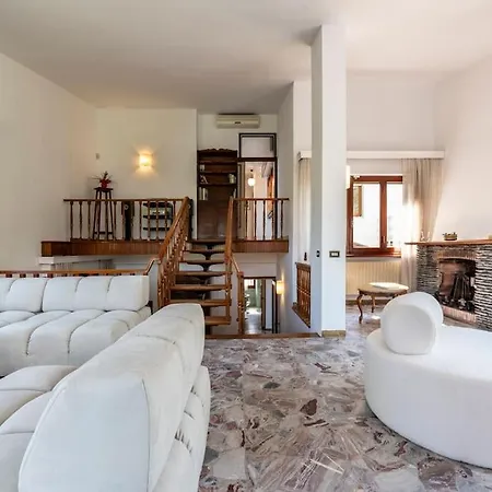 Golden Luxe - Quiete Villa,exclusive Garden In Dei Marmi