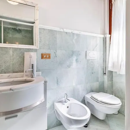 Golden Luxe - Quiete Villa,exclusive Garden In Dei Marmi Forte dei Marmi
