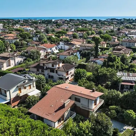 Golden Luxe - Quiete Villa,exclusive Garden In Dei Marmi Holiday home *